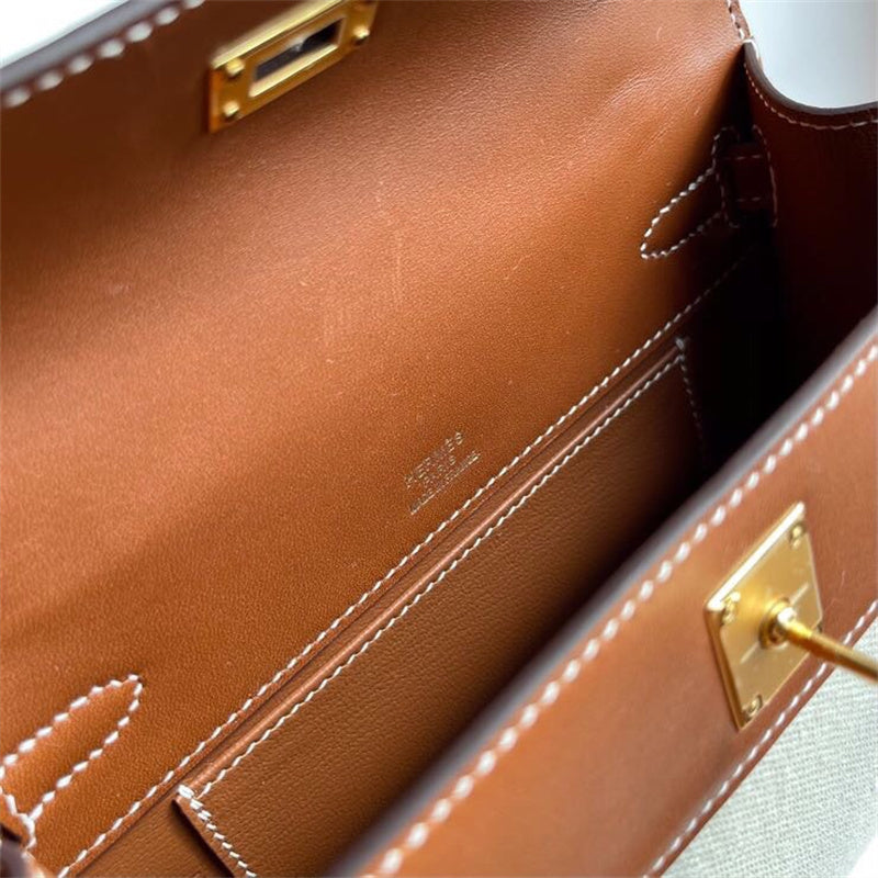  tote bag interior and compartment view 9