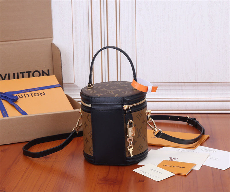  Elegant everyday bag carried on shoulder