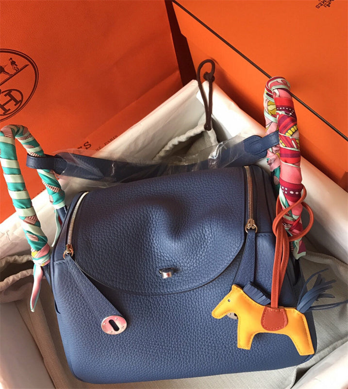  carryall bag close-up of hardware and finish 11