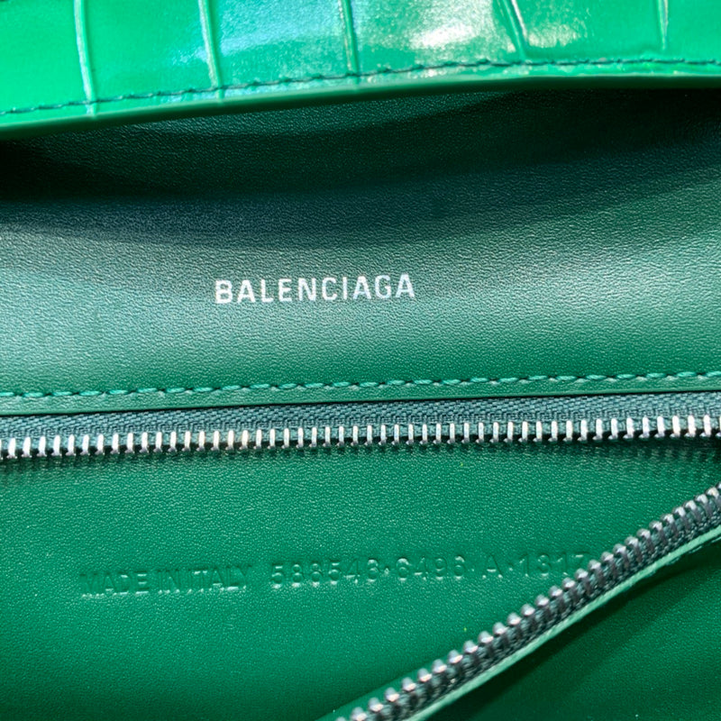 Refined Faux Leather Handbag - Modern Structured Build | Women's Statement Accessory #622 - texture close-up (image 9) of designer-inspired handbag