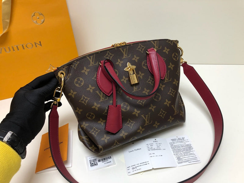 Side profile of sleek classic women's handbag – women's premium purse