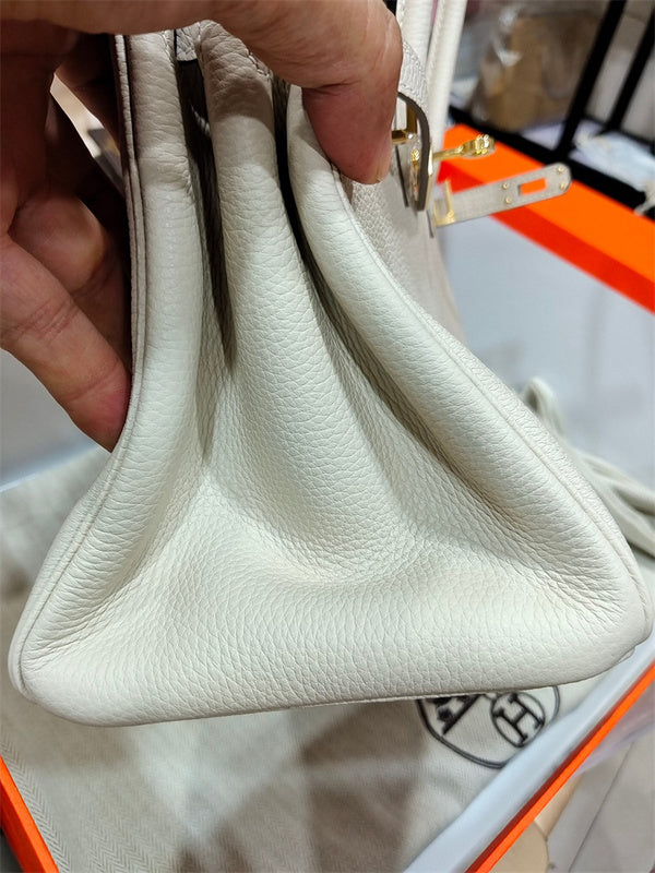  Smart shoulder bag front view 13