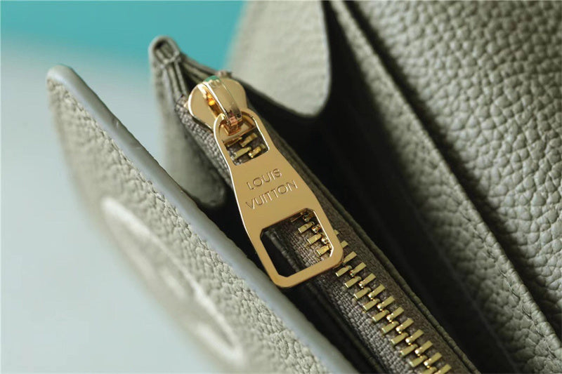  Modern structured bag front view 7