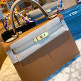  shopper bag close-up of hardware and finish 17