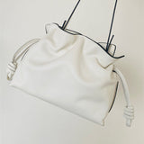Ziva's Charm handbag – front view (23cm*18cm*9cm)