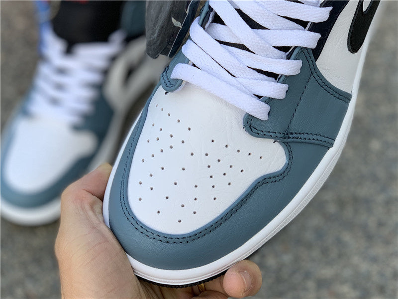 Nike Men's & Women's Premium Low-Top Trainers — Style 001 hardware detail