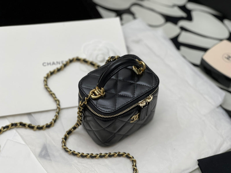  women's handbag, compact design, view 5