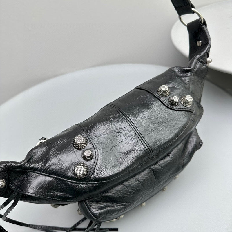 Zivas Charm Signature Style Statement Handbag (Everyday Luxury Essential) – Interior View