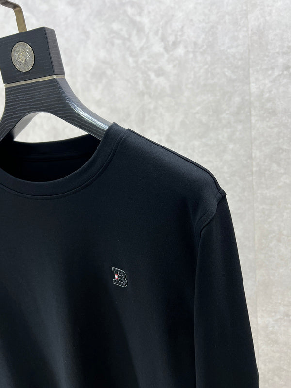 Three-quarter angle view of Burberry luxury piece style No.522