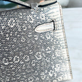  structured tote bag styled with outfit 12