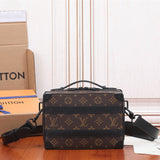  Streamlined tote bag front view