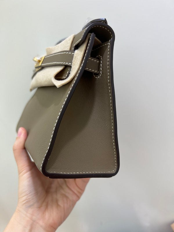 Streamlined bag women's premium everyday handbag