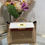  shopper bag interior and compartment view 9