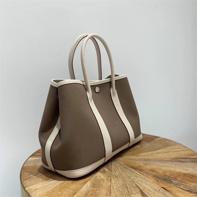  modern everyday bag detail view showing craftsmanship 20
