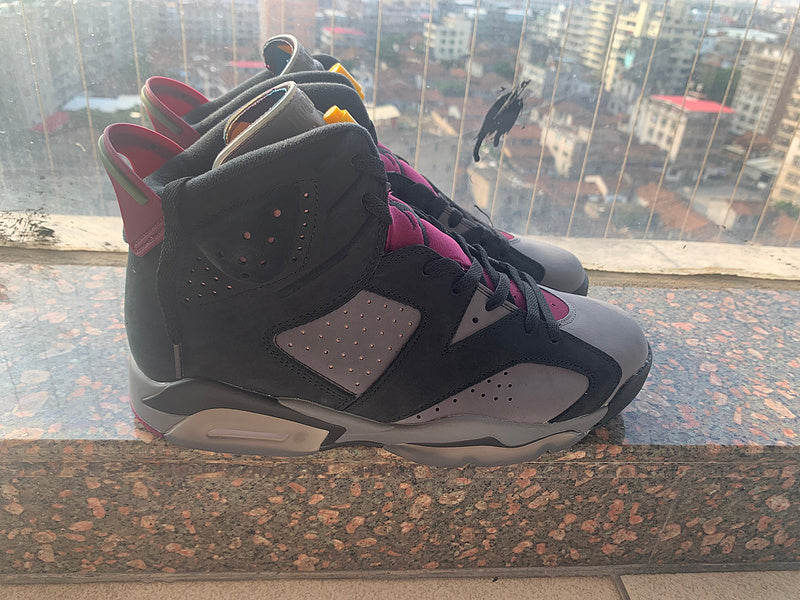 Nike Men's & Women's Designer Lifestyle Shoes — Style 188 angle view