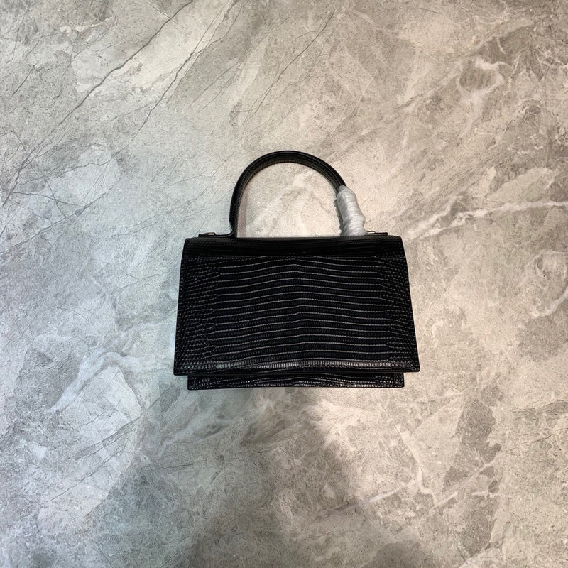Understated Premium PU Leather Handbag - Chic Everyday Appeal | Women's Premium Handbag #849 - close-up detail shot (image 3) of designer-inspired handbag