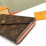  Understated everyday bag front view 19