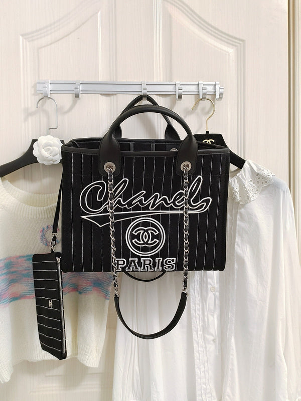  handbag, spacious everyday style, image 1