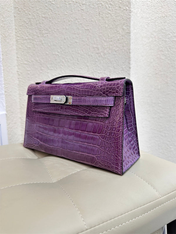  elegant tote bag detail view showing craftsmanship 14