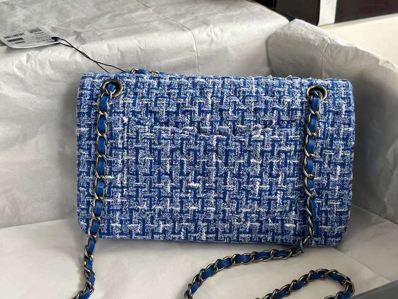 Zivas Charm Understated Luxury Luxury Handbag (Timeless Wardrobe Addition) – Detail View