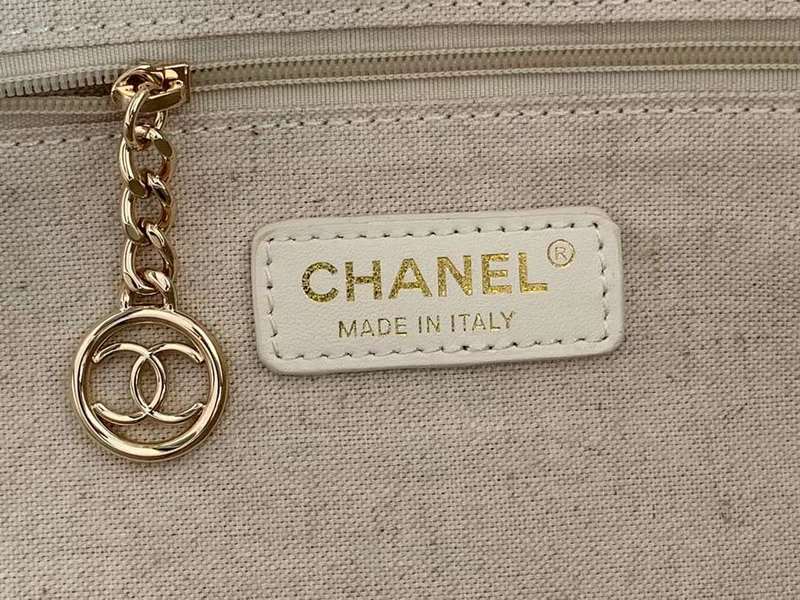 Zivas Charm Modern Edge Everyday Handbag (Considered Detail & Form) – Back View