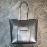 Contemporary Vegan Leather Handbag - Versatile Everyday Design | Women's Luxury Handbag #926 - close-up detail shot (image 3) of designer-inspired handbag