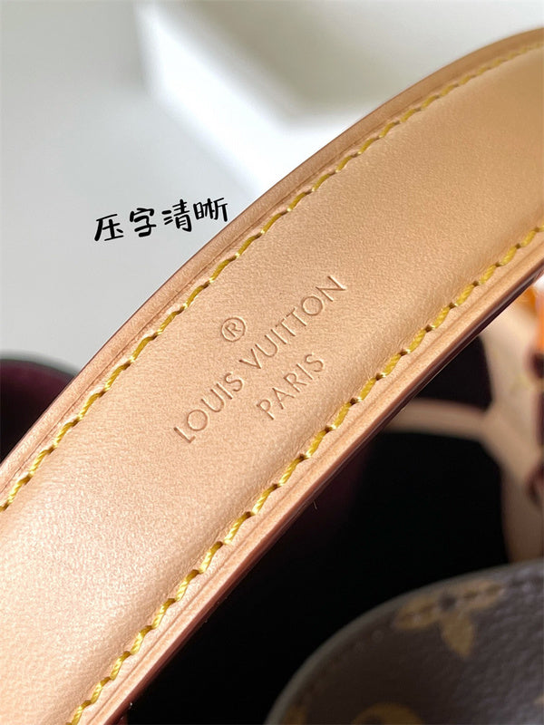  everyday bag interior and compartment view