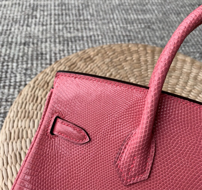  modern carryall bag detail view showing craftsmanship 8