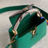  shopper bag close-up of hardware and finish 23