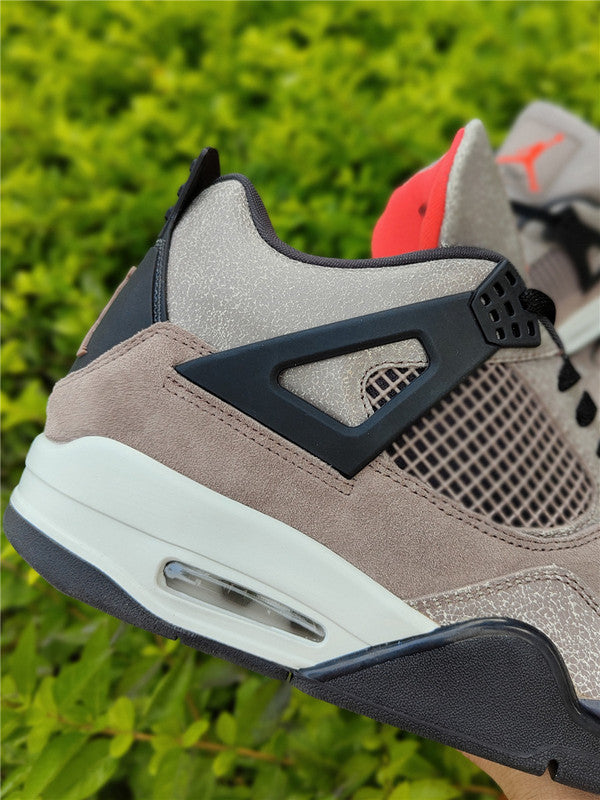 Nike classic monochrome luxury sneakers view 17 low-top design