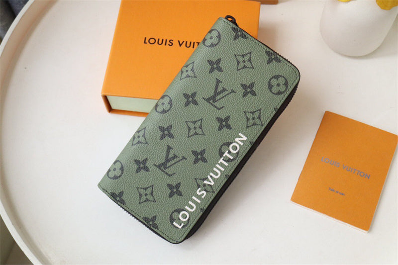  tote bag interior and compartment view