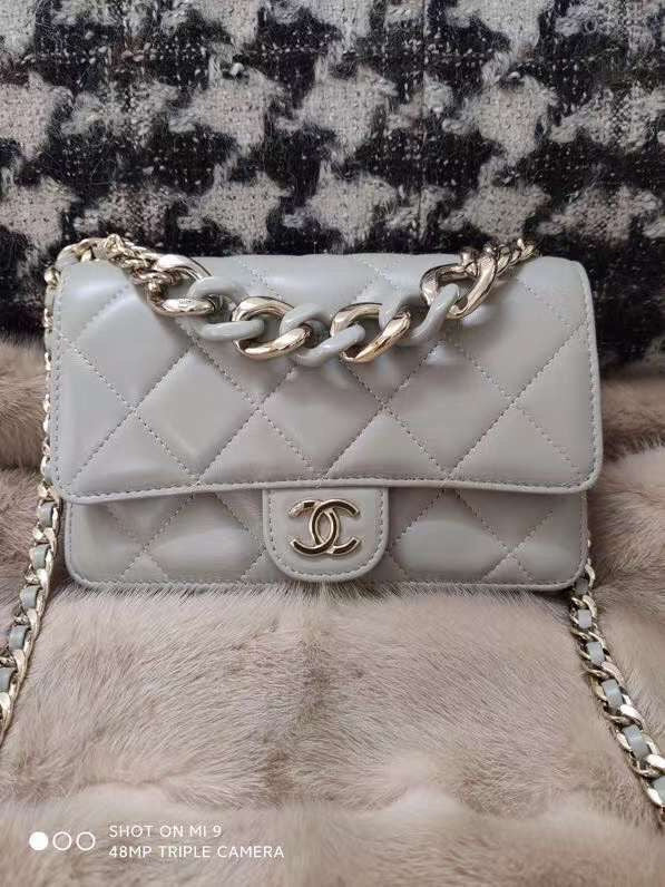  mid purse view 2