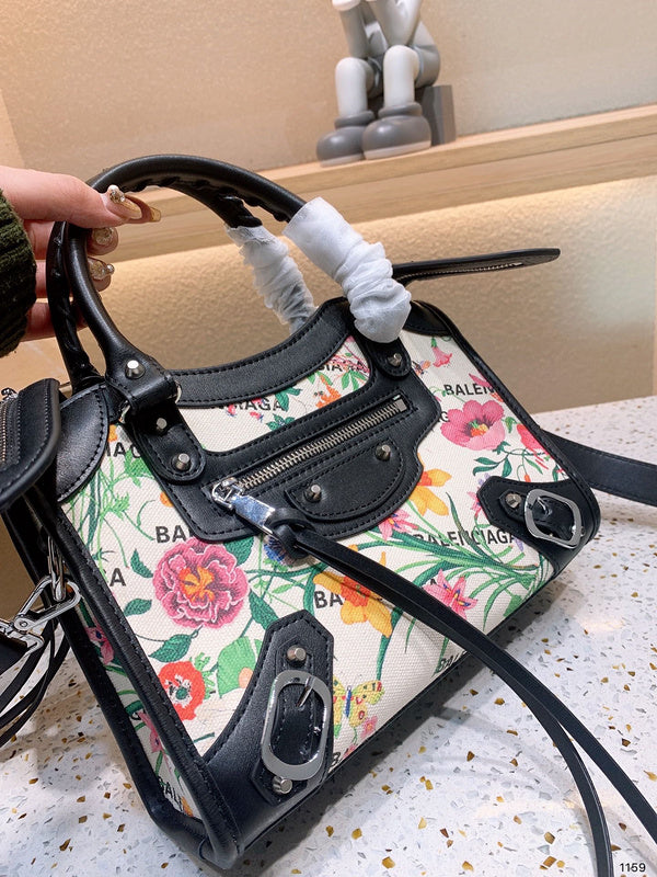 Ziva's Charm handbag – interior view (one versatile size)