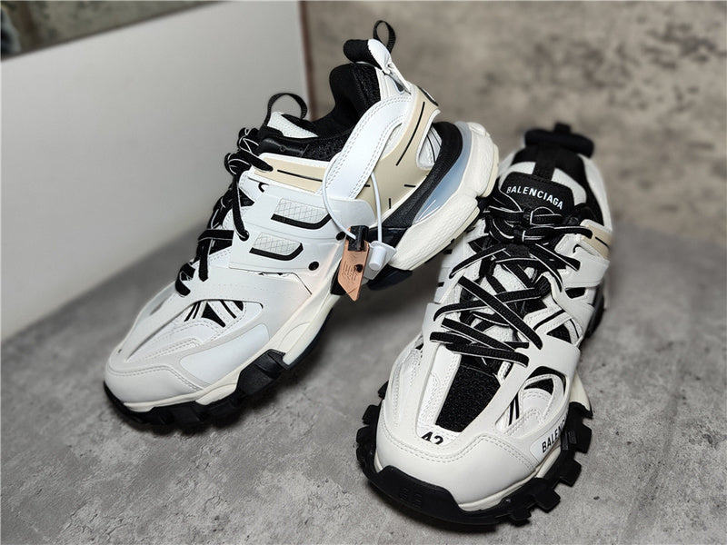Nike Men's & Women's Premium Low-Top Trainers — Style 217 side view