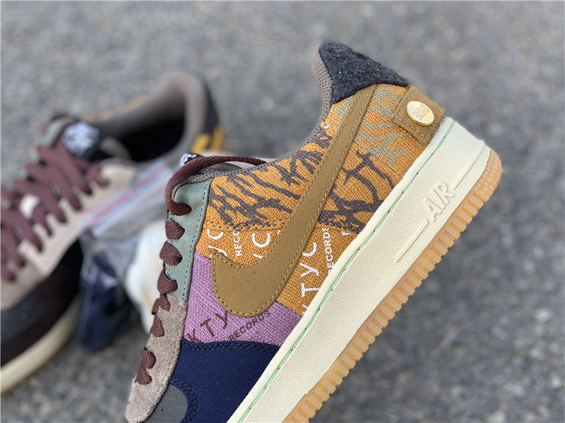 Nike Men's & Women's Luxury Fashion Trainers — Style 006 angle view