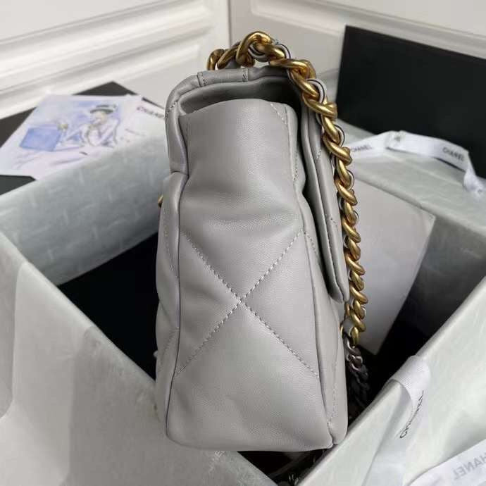  spacious purse view 6