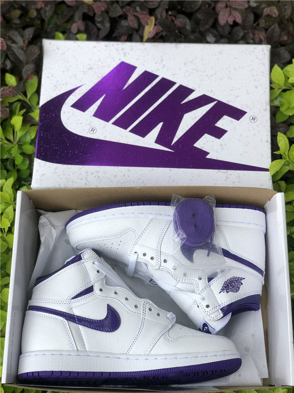 Nike Men's & Women's Premium Casual Sneakers — Style 160 angle view
