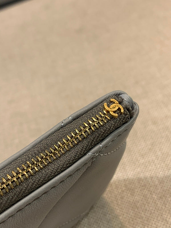  women's handbag, mid design, view 4