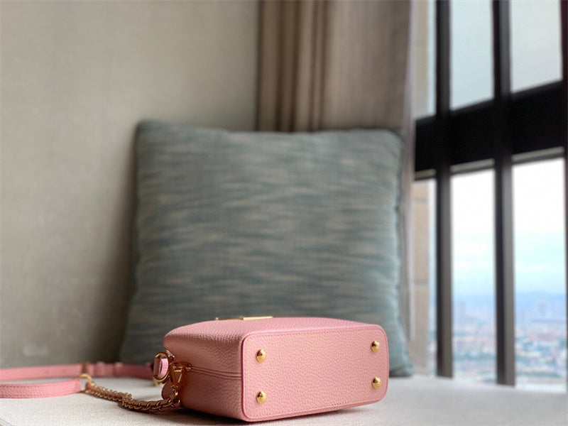  Modern shoulder bag front view 7