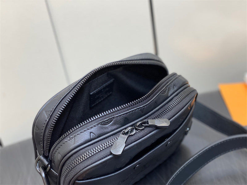  signature structured bag styled with outfit 12