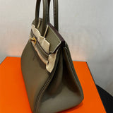  smart carryall bag detail view showing craftsmanship 8