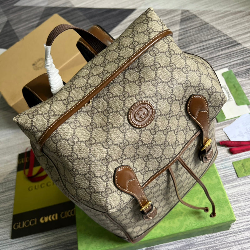 Handle and strap detail of premium sleek women's handbag – women's premium purse