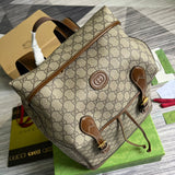 Handle and strap detail of premium sleek women's handbag – women's premium purse
