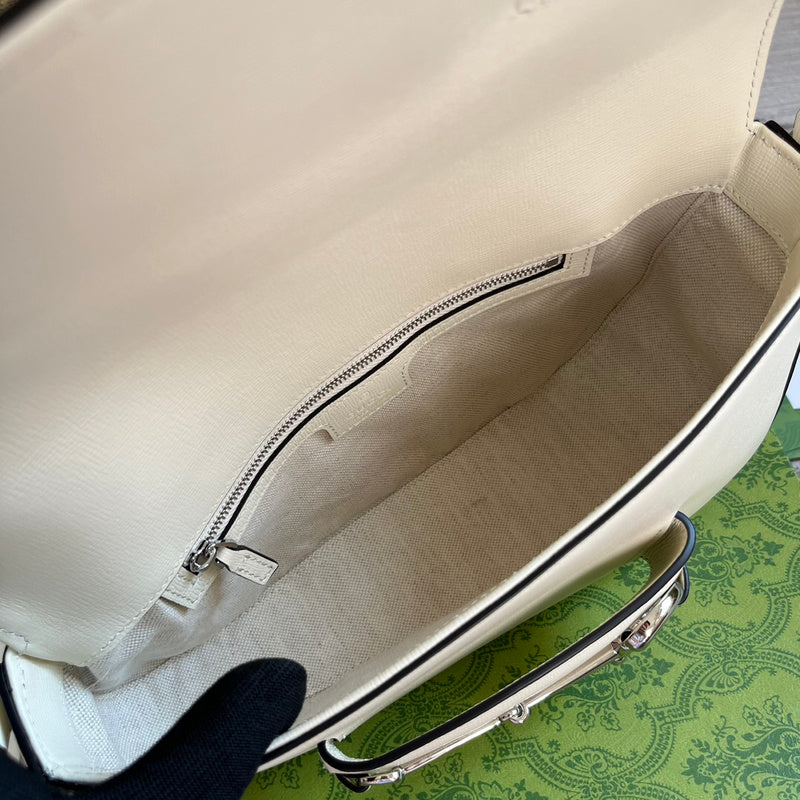 Styled lifestyle shot of premium everyday-luxe women's handbag – women's everyday handbag