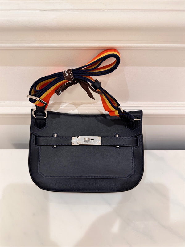  Classic satchel front view