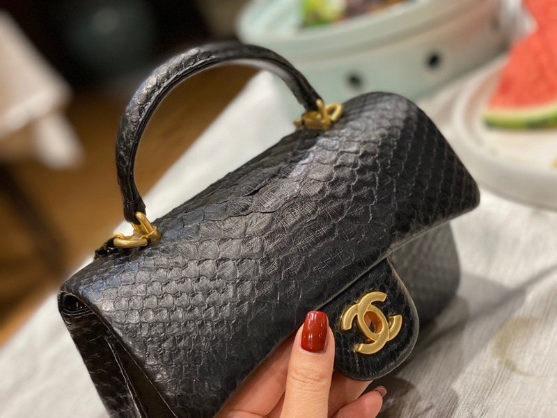  women's handbag, mid design, view 4