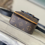  satchel close-up of hardware and finish