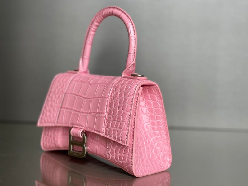 Zivas Charm Refined Everyday Style Statement Handbag (Everyday Luxury Essential) – Close-Up Detail