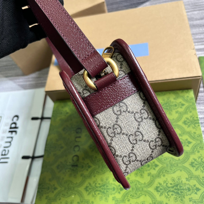 Handle and strap detail of refined chic women's handbag – women's everyday handbag