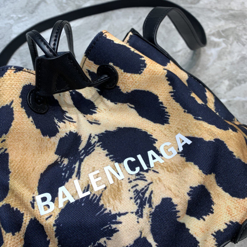 Modern Faux Leather Handbag - Chic Everyday Appeal | Women's Fashion Handbag #641 - interior view (image 6) of designer-inspired handbag